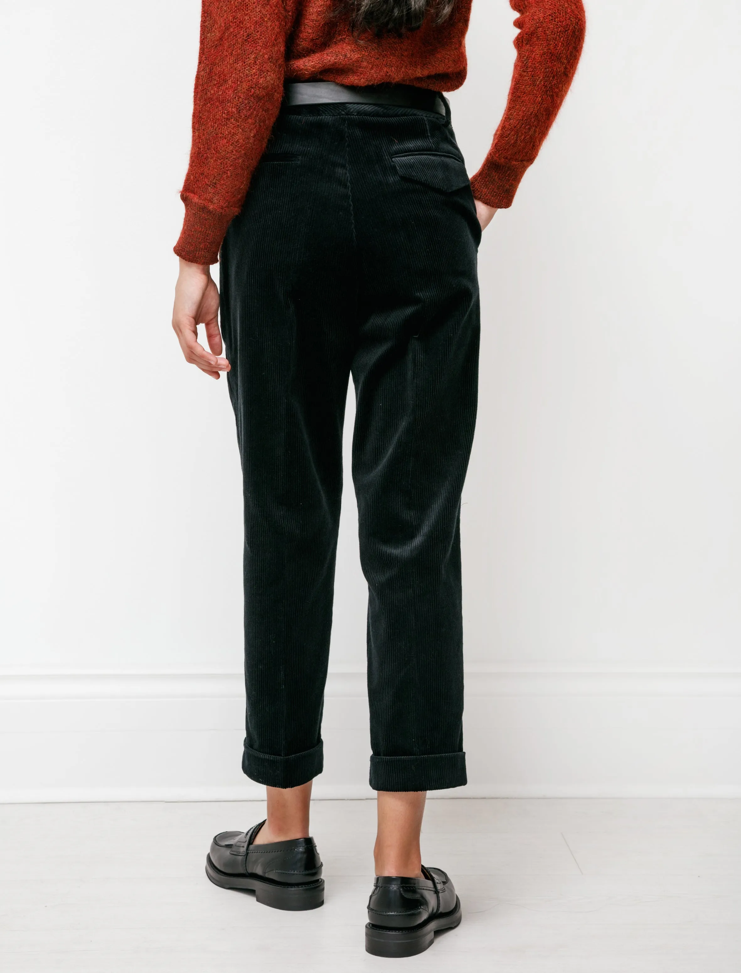 Tapered Flat Front Trouser 8 Wale Corduroy Black